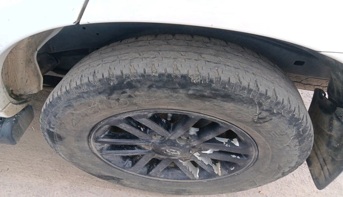 2014 Toyota Fortuner 3.0 4X2 MT, Diesel, Manual, 1,92,208 km, tyre