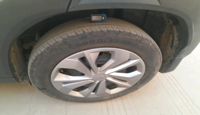 2023 Maruti FRONX DELTA CNG 1.2 MT, Petrol, Manual, 22,309 km, tyre