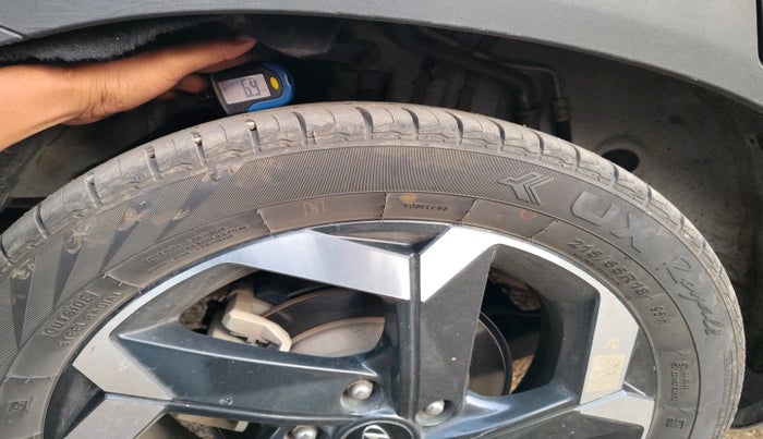 2022 Hyundai ALCAZAR PLATINUM 1.5 MT 7STR, Diesel, Manual, 84,118 km, tyre