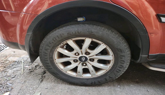 2015 Mahindra XUV500 W10, Diesel, Manual, 71,396 km, tyre