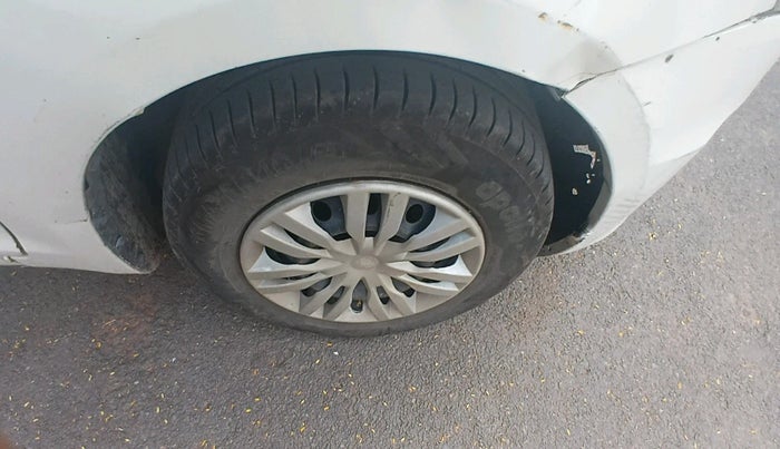 2015 Maruti Swift VXI, Petrol, Manual, 85,665 km, tyre