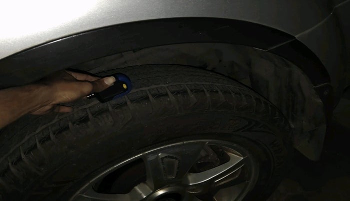 2012 Mahindra XUV500 W8, Diesel, Manual, 1,62,364 km, tyre