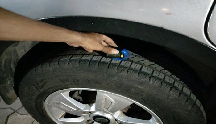 2012 Mahindra XUV500 W8, Diesel, Manual, 1,62,364 km, tyre