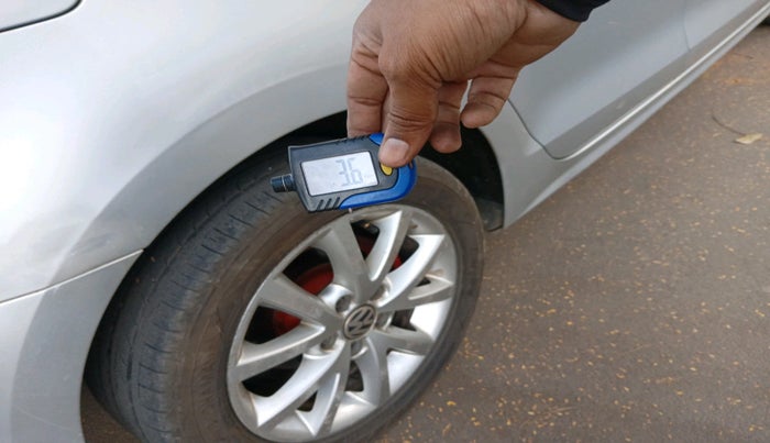 2014 Volkswagen Jetta COMFORTLINE TDI, Diesel, Manual, 1,34,249 km, tyre