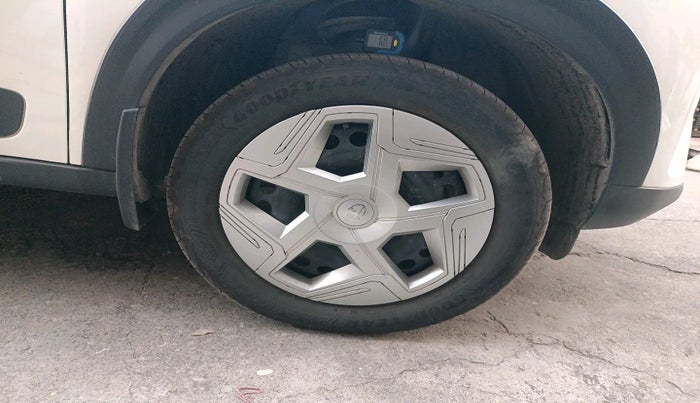 2024 Tata NEXON PURE 1.2 PETROL, Petrol, Manual, 6,103 km, tyre