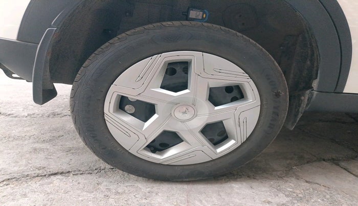 2024 Tata NEXON PURE 1.2 PETROL, Petrol, Manual, 6,103 km, tyre