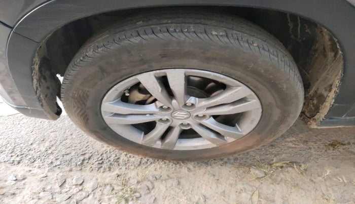 2016 Maruti Vitara Brezza ZDI PLUS, Diesel, Manual, 2,23,867 km, tyre