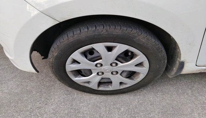 2016 Hyundai Grand i10 SPORTZ 1.2 KAPPA VTVT, Petrol, Manual, 72,226 km, tyre