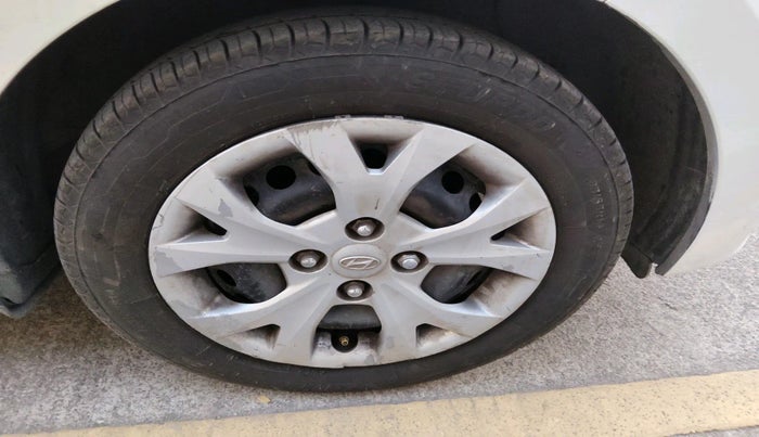 2016 Hyundai Grand i10 SPORTZ 1.2 KAPPA VTVT, Petrol, Manual, 72,226 km, tyre