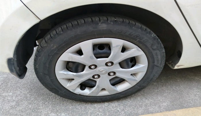 2016 Hyundai Grand i10 SPORTZ 1.2 KAPPA VTVT, Petrol, Manual, 72,226 km, tyre