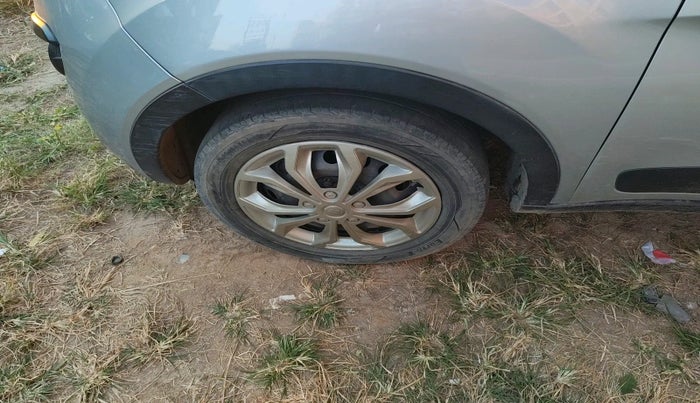 2019 Tata NEXON XM PETROL, Petrol, Manual, 1,89,654 km, tyre