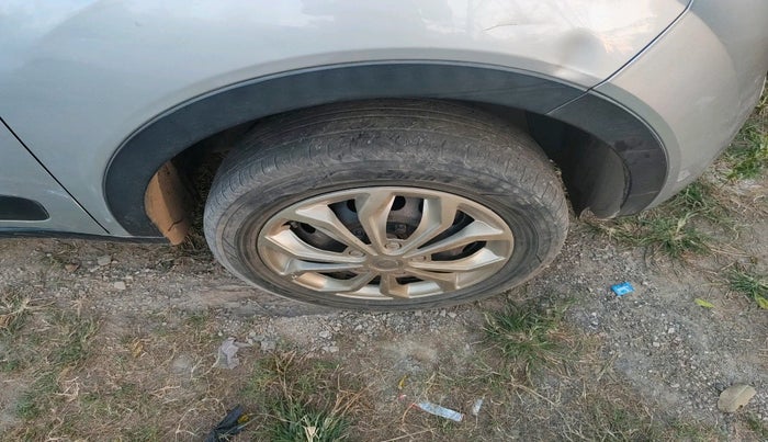 2019 Tata NEXON XM PETROL, Petrol, Manual, 1,89,654 km, tyre