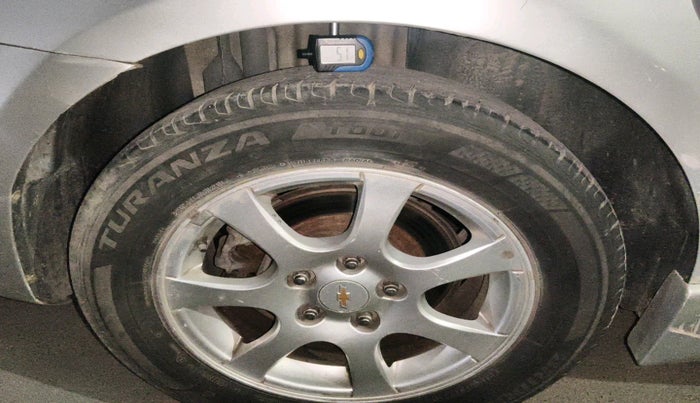 2011 Chevrolet Cruze LTZ AT, Diesel, Automatic, 1,12,441 km, tyre