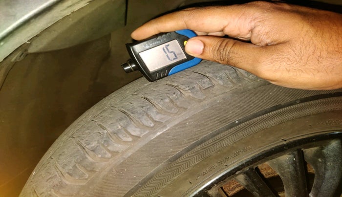 2020 Maruti XL6 ZETA AT, Petrol, Automatic, 27,120 km, tyre