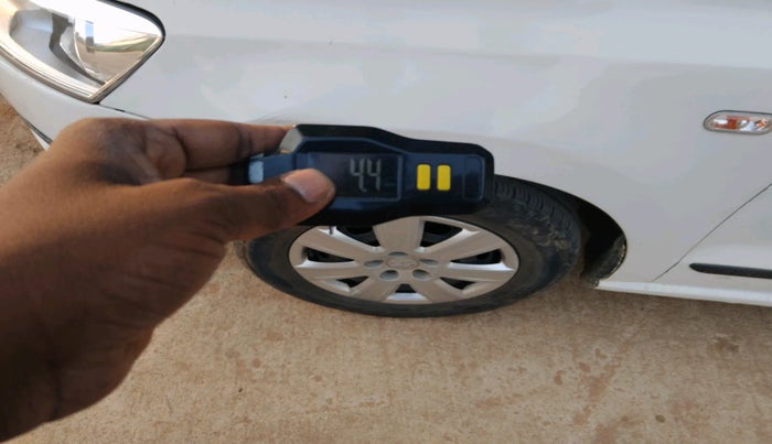 2011 Volkswagen Polo TRENDLINE 1.2L DIESEL, Diesel, Manual, 1,09,895 km, tyre