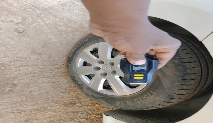 2011 Volkswagen Polo TRENDLINE 1.2L DIESEL, Diesel, Manual, 1,09,895 km, tyre