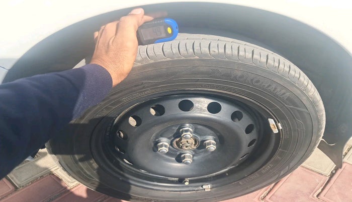 2012 Hyundai i20 MAGNA (O) 1.2, Diesel, Manual, 1,97,989 km, tyre