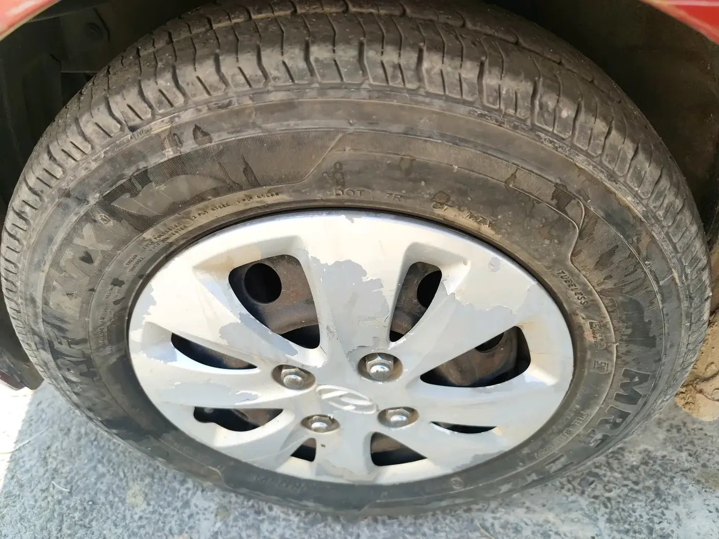 2012 Hyundai i10 MAGNA 1.2, CNG, Manual, 85,500 km, tyre