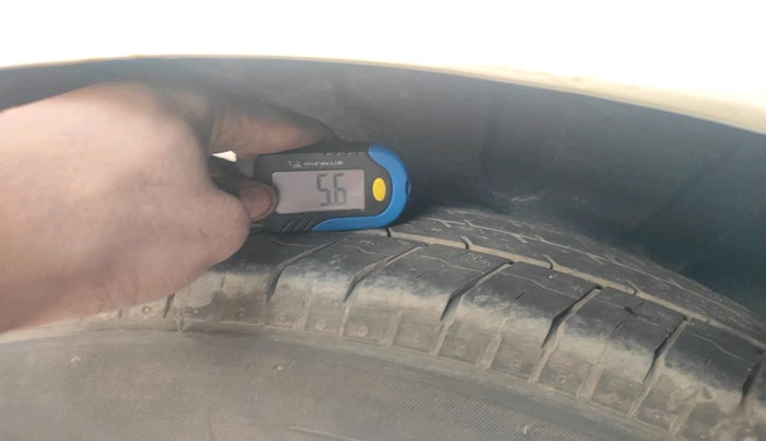 2011 Mahindra Xylo E8 ABS AIRBAG BS-III, Diesel, Manual, 1,42,378 km, tyre