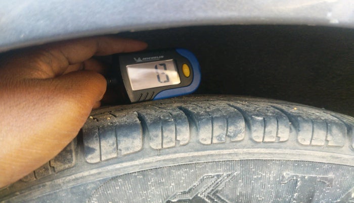 2012 Hyundai i10 SPORTZ 1.2, Petrol, Manual, 1,02,881 km, tyre