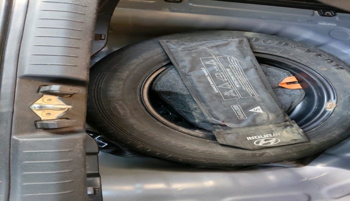 2022 Hyundai VENUE S 1.2, Petrol, Manual, 21,598 km, tyre