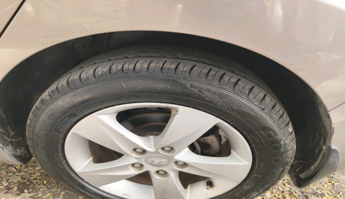 2013 Hyundai New Elantra 1.6 SX MT DIESEL, Diesel, Manual, 39,824 km, tyre