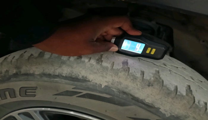 2021 Toyota Fortuner 4X2 AT 2.8 DIESEL, Diesel, Automatic, 1,19,660 km, tyre