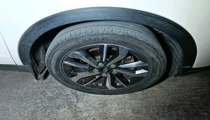 2021 Mahindra XUV300 W8 (O) 1.5 DIESEL, Diesel, Manual, 47,281 km, tyre