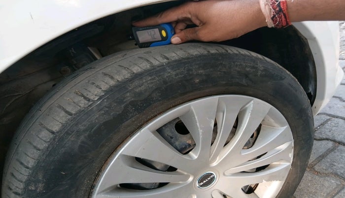 2013 Maruti Ertiga VXI, Petrol, Manual, 1,03,602 km, tyre