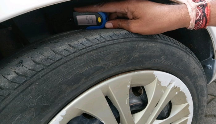 2013 Maruti Ertiga VXI, Petrol, Manual, 1,03,602 km, tyre