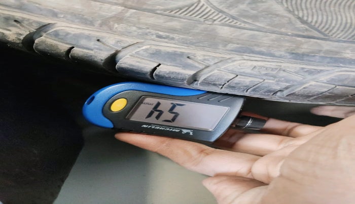 2016 Maruti Ciaz VXI+, Petrol, Manual, 64,171 km, tyre