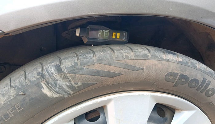 2015 Honda Mobilio 1.5L I-DTEC S, Diesel, Manual, 1,18,335 km, tyre