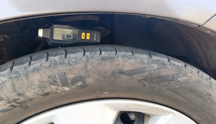 2015 Honda Mobilio 1.5L I-DTEC S, Diesel, Manual, 1,18,335 km, tyre