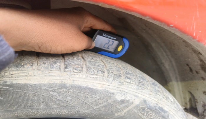 2010 Ford Figo ZXI 1.2 PETROL, Petrol, Manual, 1,01,121 km, tyre