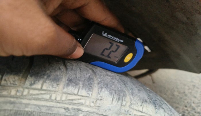 2010 Ford Figo ZXI 1.2 PETROL, Petrol, Manual, 1,01,121 km, tyre