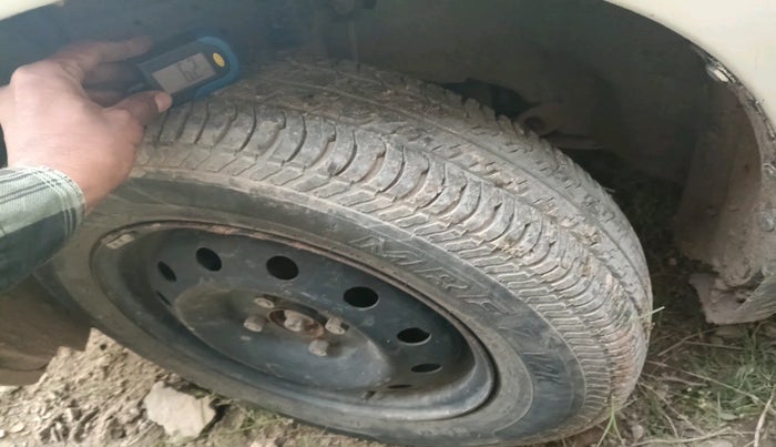 2017 Maruti Swift VXI, Petrol, Manual, 75,040 km, tyre