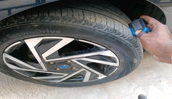 2023 Hyundai NEW I20 ASTA (O) 1.2 MT, Petrol, Manual, 35,174 km, tyre