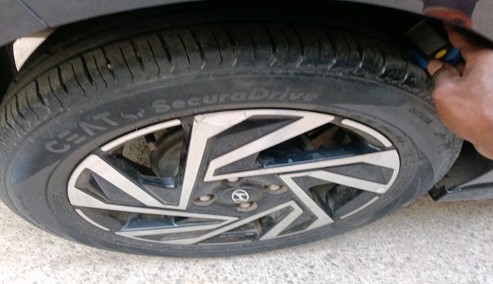 2023 Hyundai NEW I20 ASTA (O) 1.2 MT, Petrol, Manual, 35,174 km, tyre