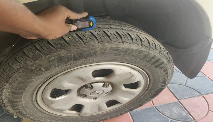 2014 Renault Duster 85 PS RXE DIESEL, Diesel, Manual, 2,26,100 km, tyre