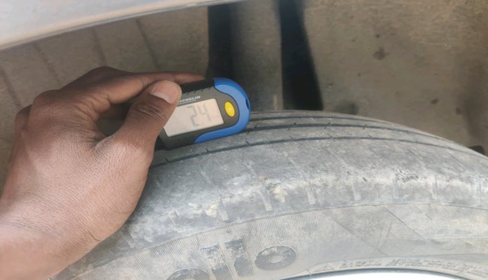 2021 Maruti Swift ZXI, Petrol, Manual, 53,301 km, tyre