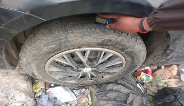 2011 Maruti Swift VXI, Petrol, Manual, 75,005 km, tyre