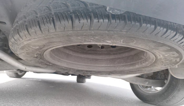 2016 Mahindra XUV500 W10 1.99, Diesel, Manual, 1,24,530 km, tyre