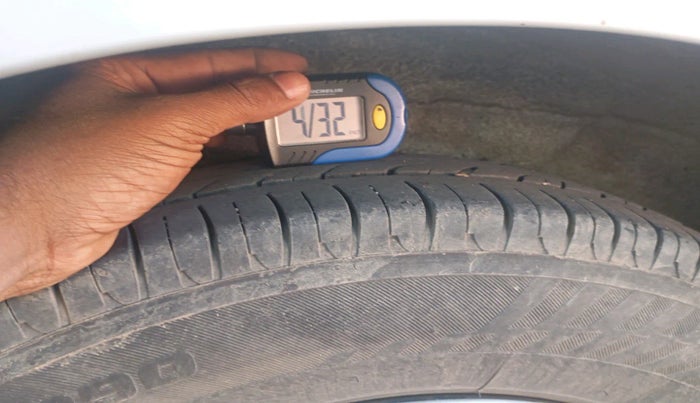 2010 Hyundai i10 MAGNA 1.2, Petrol, Manual, 46,285 km, tyre