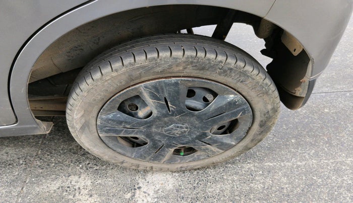 2014 Maruti Wagon R 1.0 VXI, Petrol, Manual, 16,671 km, tyre