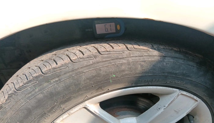 2016 Maruti Celerio VXI CNG, Petrol, Manual, 1,45,446 km, tyre