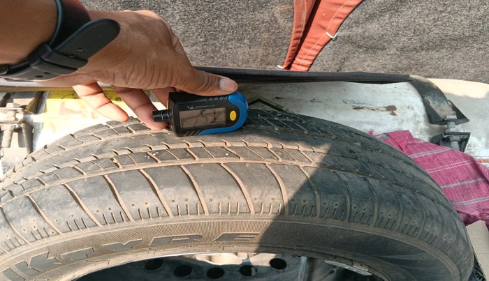 2016 Maruti Celerio VXI CNG, Petrol, Manual, 1,45,446 km, tyre