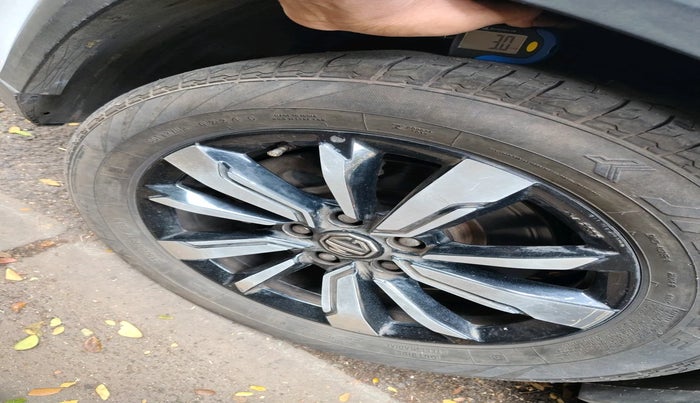 2020 MG HECTOR SHARP 1.5 DCT PETROL, Petrol, Automatic, 1,23,069 km, tyre