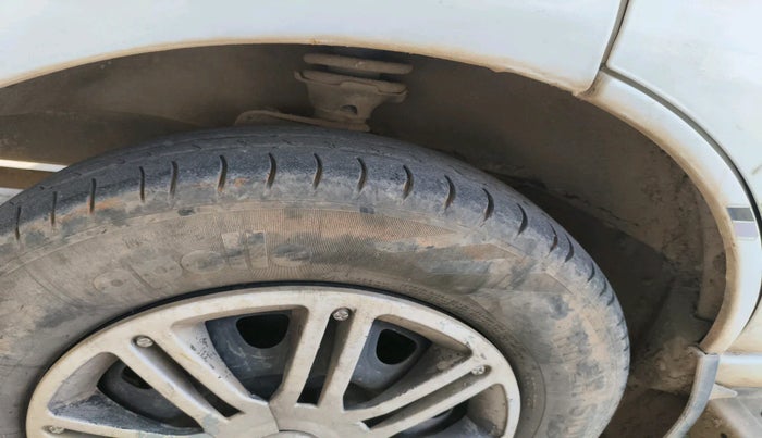 2014 Maruti Eeco 5 STR, Petrol, Manual, 1,30,964 km, tyre