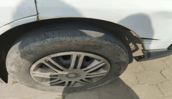 2014 Maruti Eeco 5 STR, Petrol, Manual, 1,30,964 km, tyre