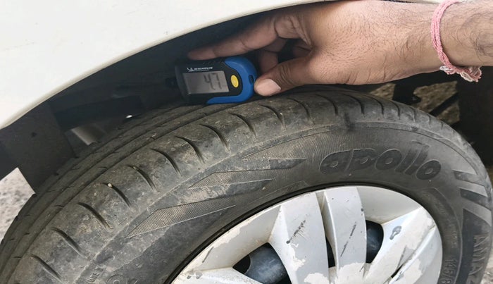 2017 Maruti Alto 800 LXI, Petrol, Manual, 50,082 km, tyre